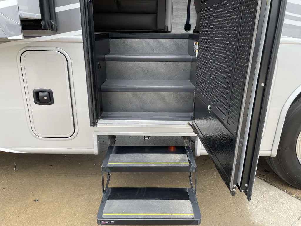 2025 Entegra Coach Vision XL 36C, Photos photo 32