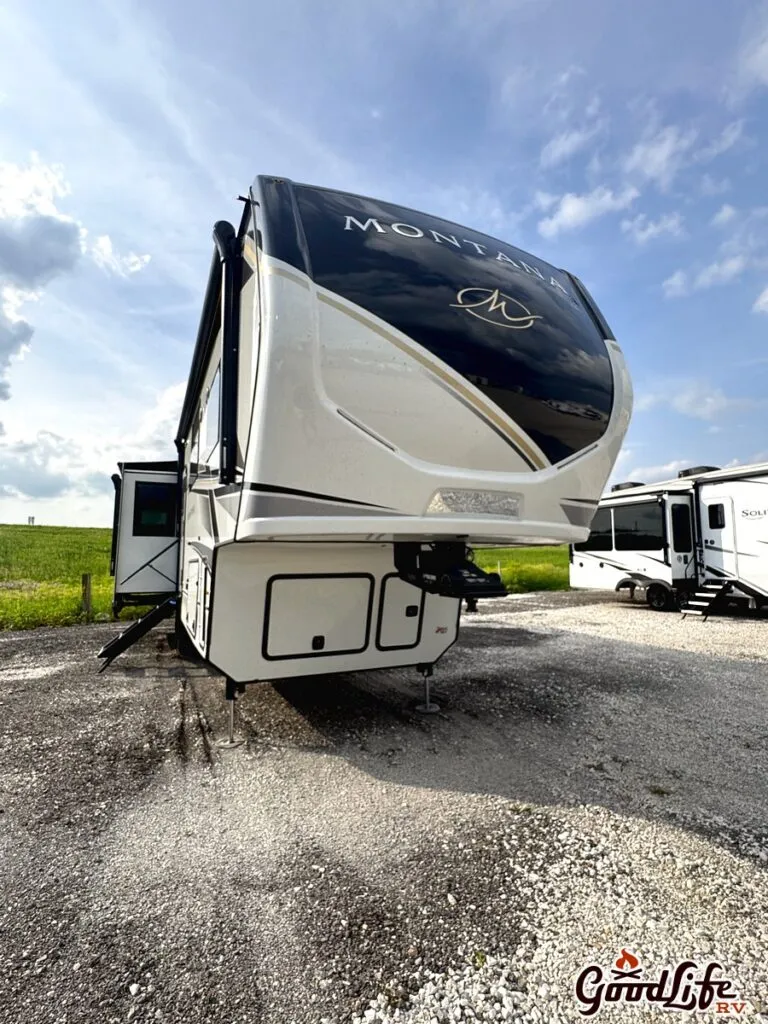 2025 Keystone Montana 3231CK - Photo 3