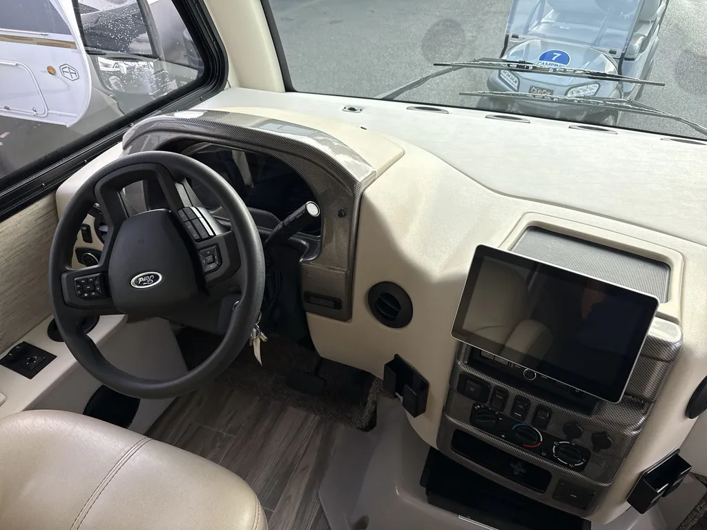 2023 Thor Motor Coach Vegas 24.3, Photos photo 8