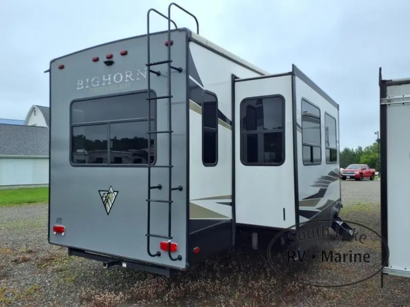 2023 Heartland Outpost Lite 32RS - Photo 3