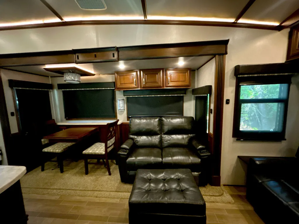 2020 Jayco Pinnacle 36FBTS, Photos photo 13