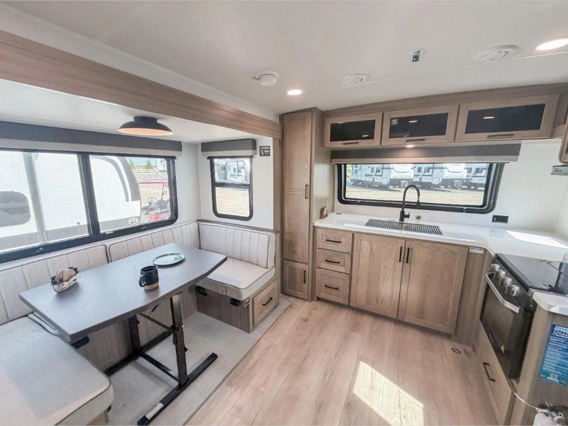 2027 Forest River Rockwood Mini Lite 2506FK — Photo 5