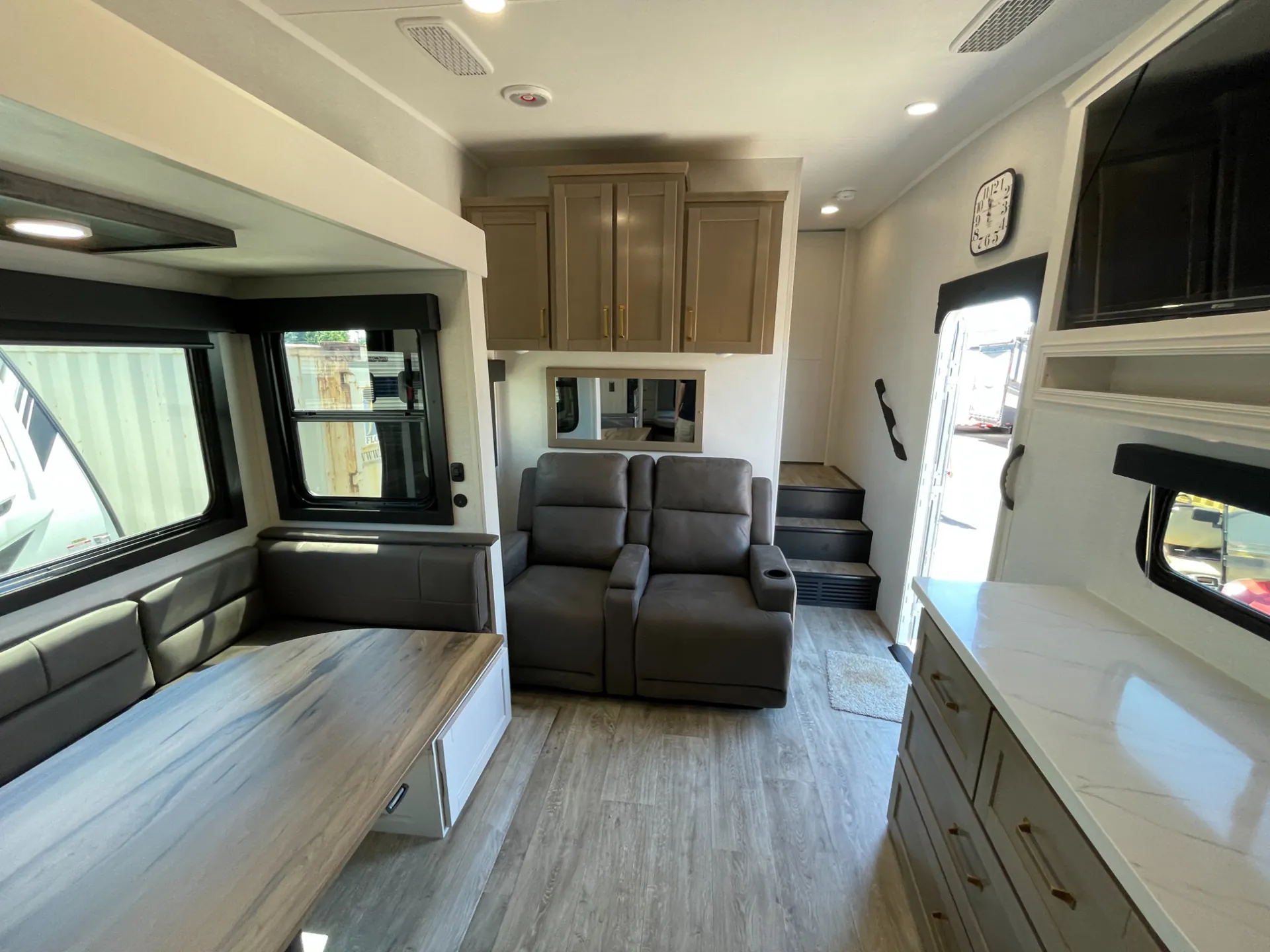 2027 Jayco Eagle 29DDB - Photo 4