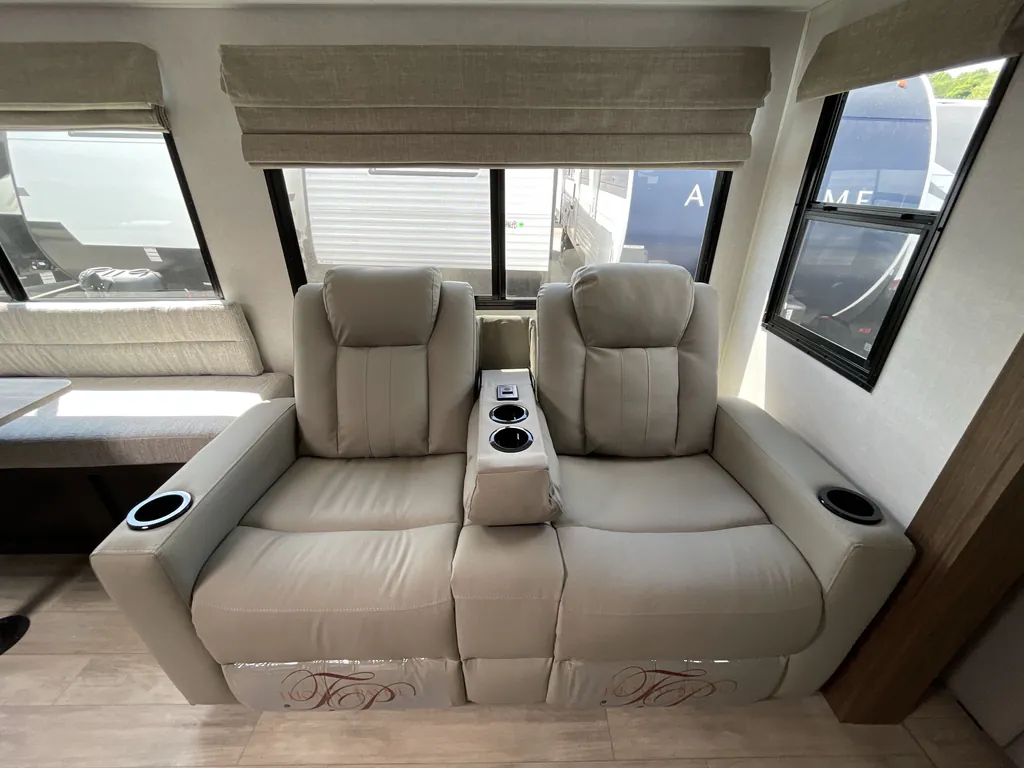 2026 Forest River Vibe 3400XL, Photos photo 7