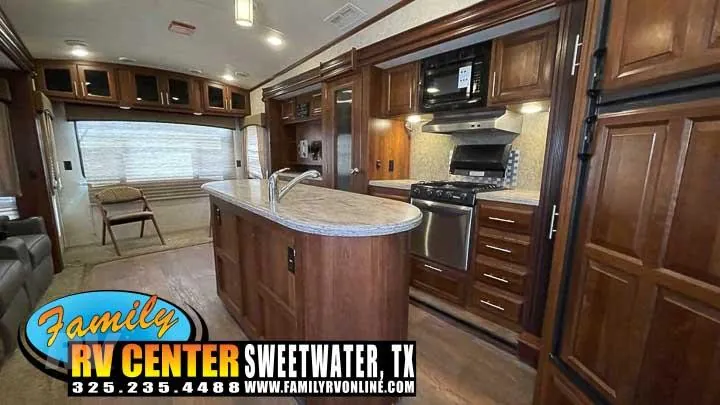 2015 Forest River Wildcat 333MK, Photos photo 32
