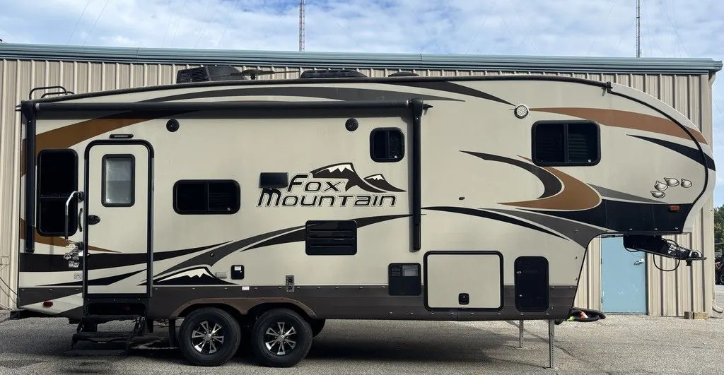 2017 Northwood Fox Mountain 235RLS - Photo 4