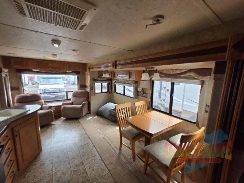2010 Jayco Eagle 320RLDS - Photo 4
