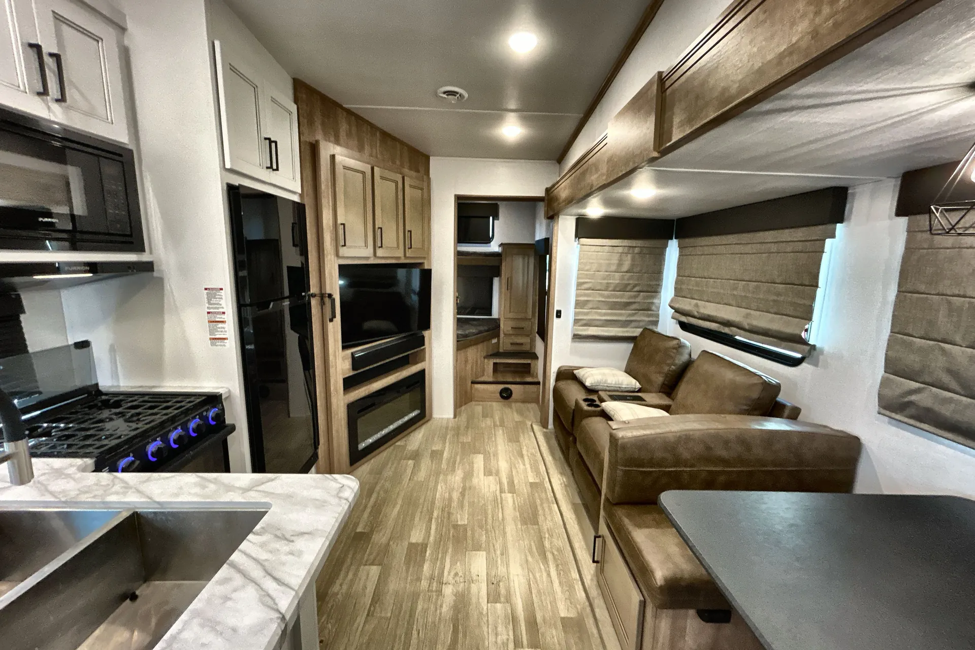 2024 Keystone Arcadia Super Lite 288SLBH — living area main