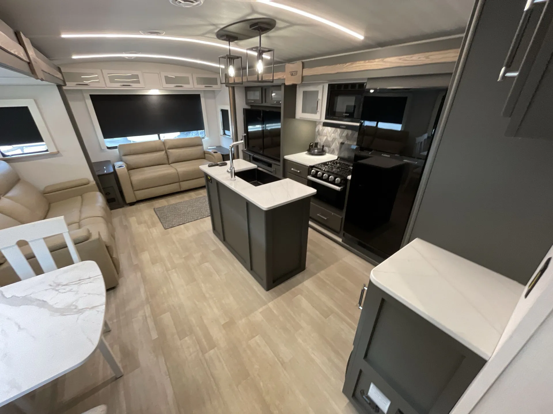 2025 Keystone Bullet 310RES — living area main