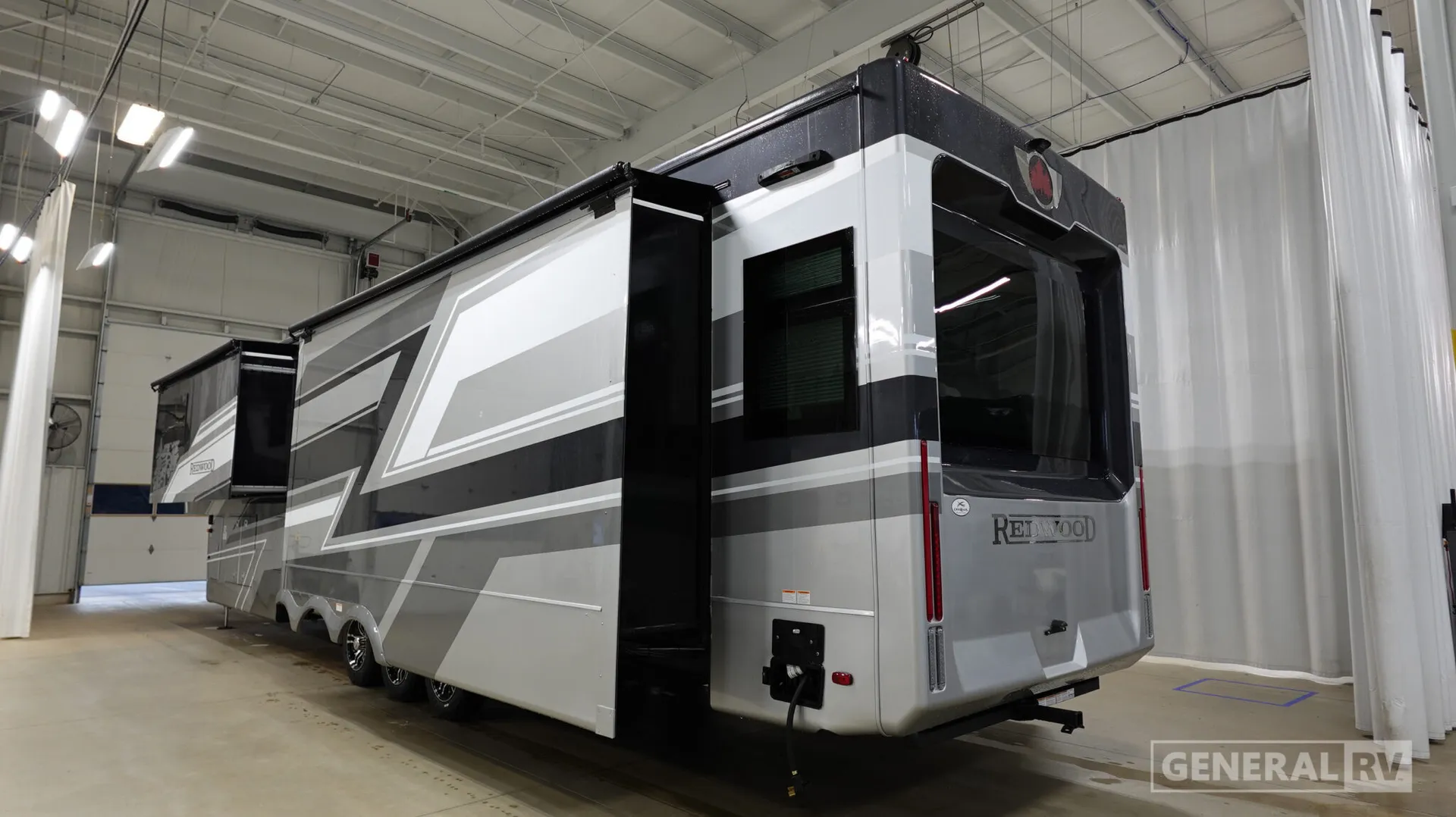 2027 Crossroads RV Redwood 412GK - Photo 4