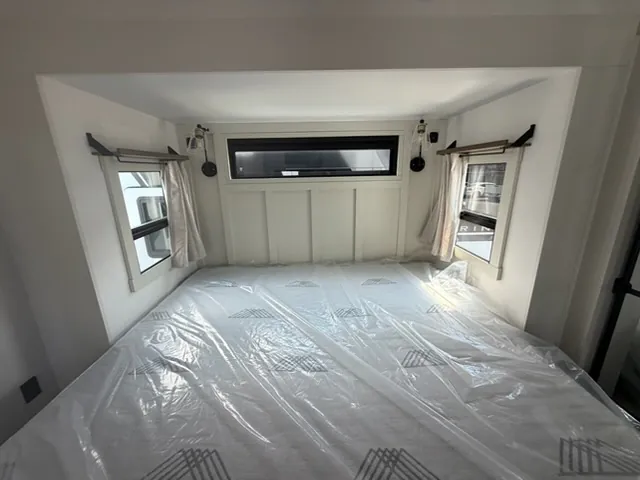 2027 Brinkley Model G 3970, Photos photo 24