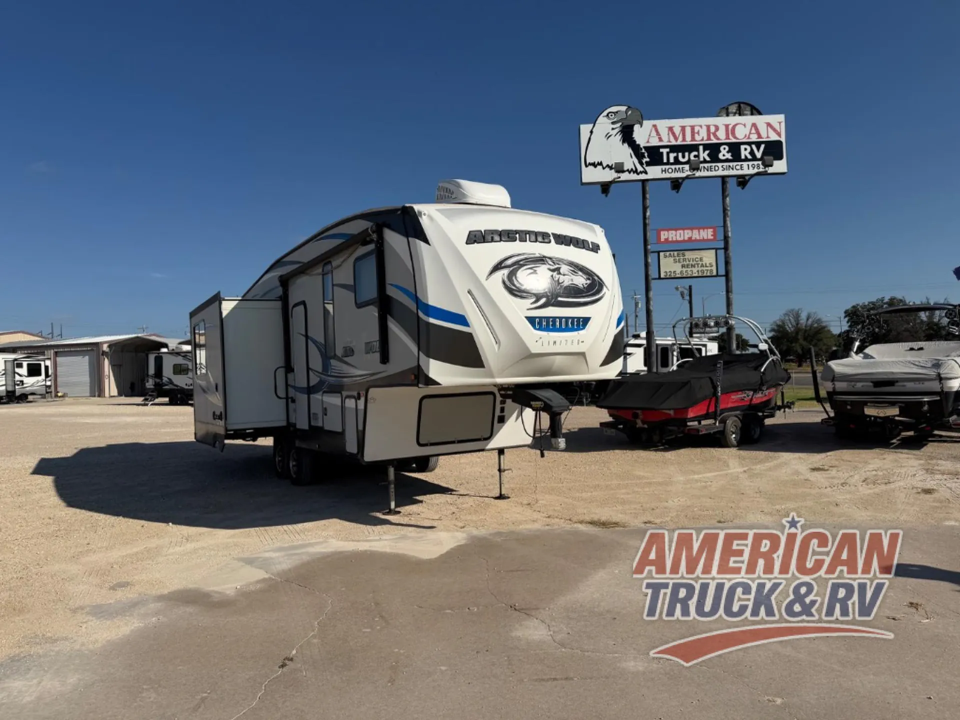 2019 Forest River Cherokee Arctic Wolf 285DRL4 - Photo 2