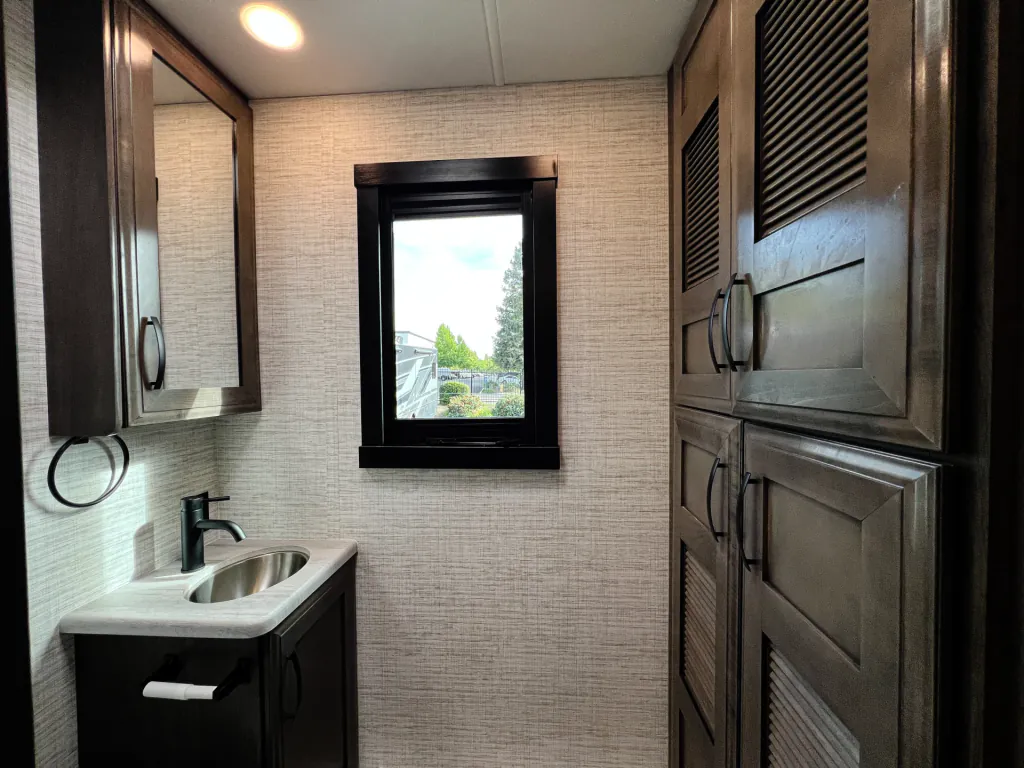 2025 Entegra Coach Vision XL 36C, Photos photo 16