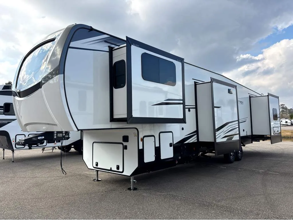 2026 Venture RV SportTrek 5 Touring Edition STTF365VFL - Photo 3