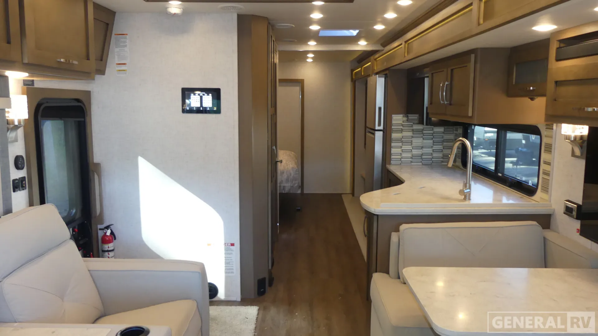 2026 Newmar Canyon Star 3947 - Photo 3