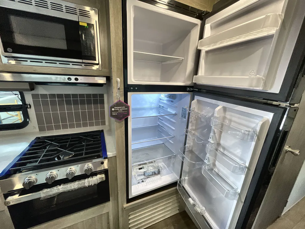 2026 Coachmen Catalina Legacy 343BHTS DEN, Photos photo 13
