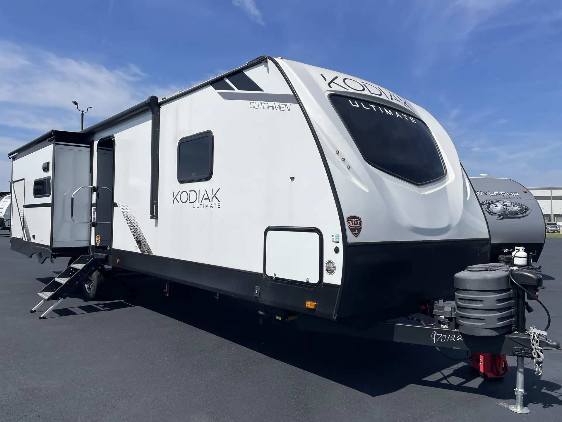 2025 Dutchmen Kodiak Ultimate 3221RLSL dealer photo 1 from Camping World