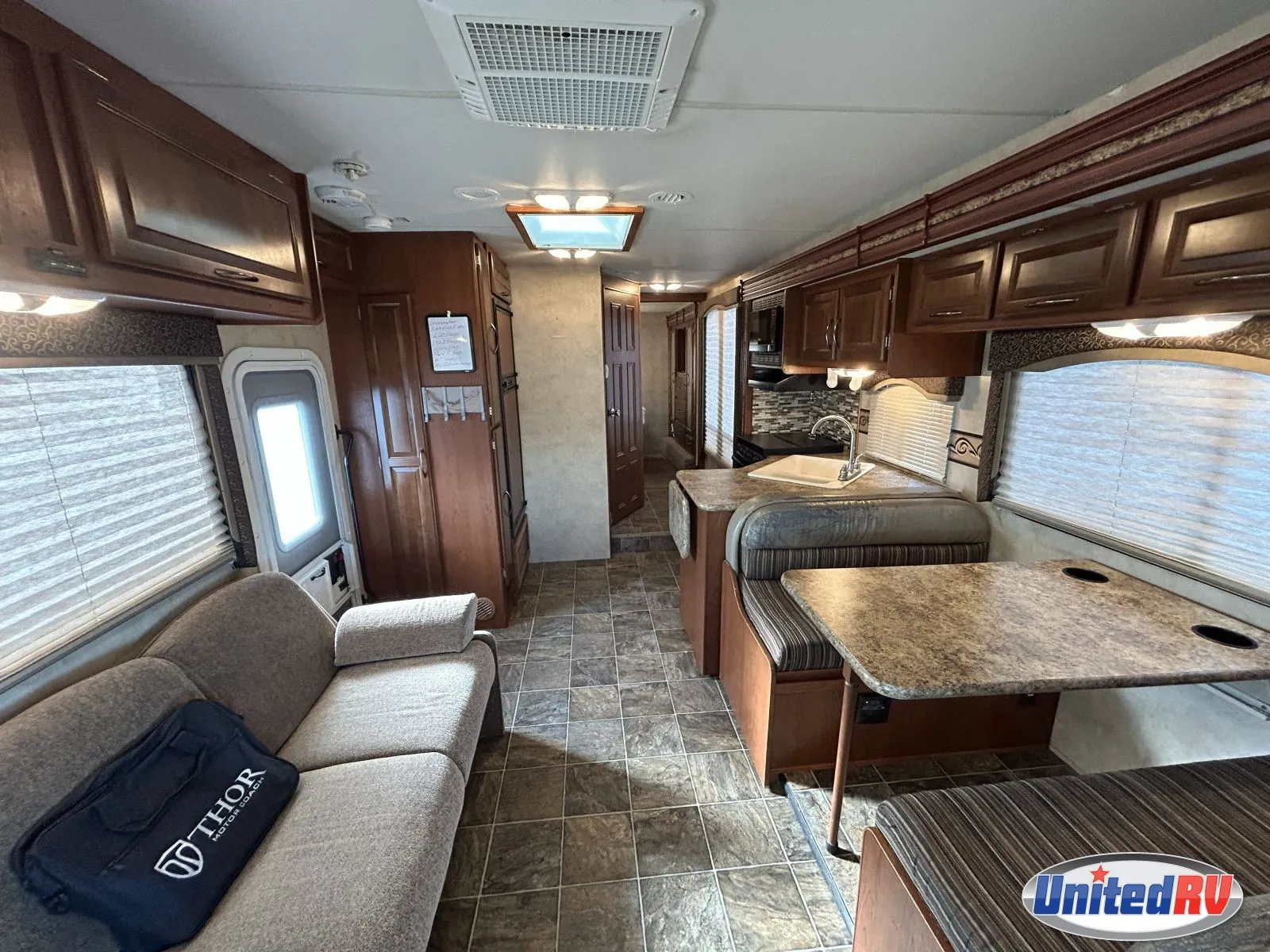 2021 THOR FOUR WINDS 31F - Photo 2