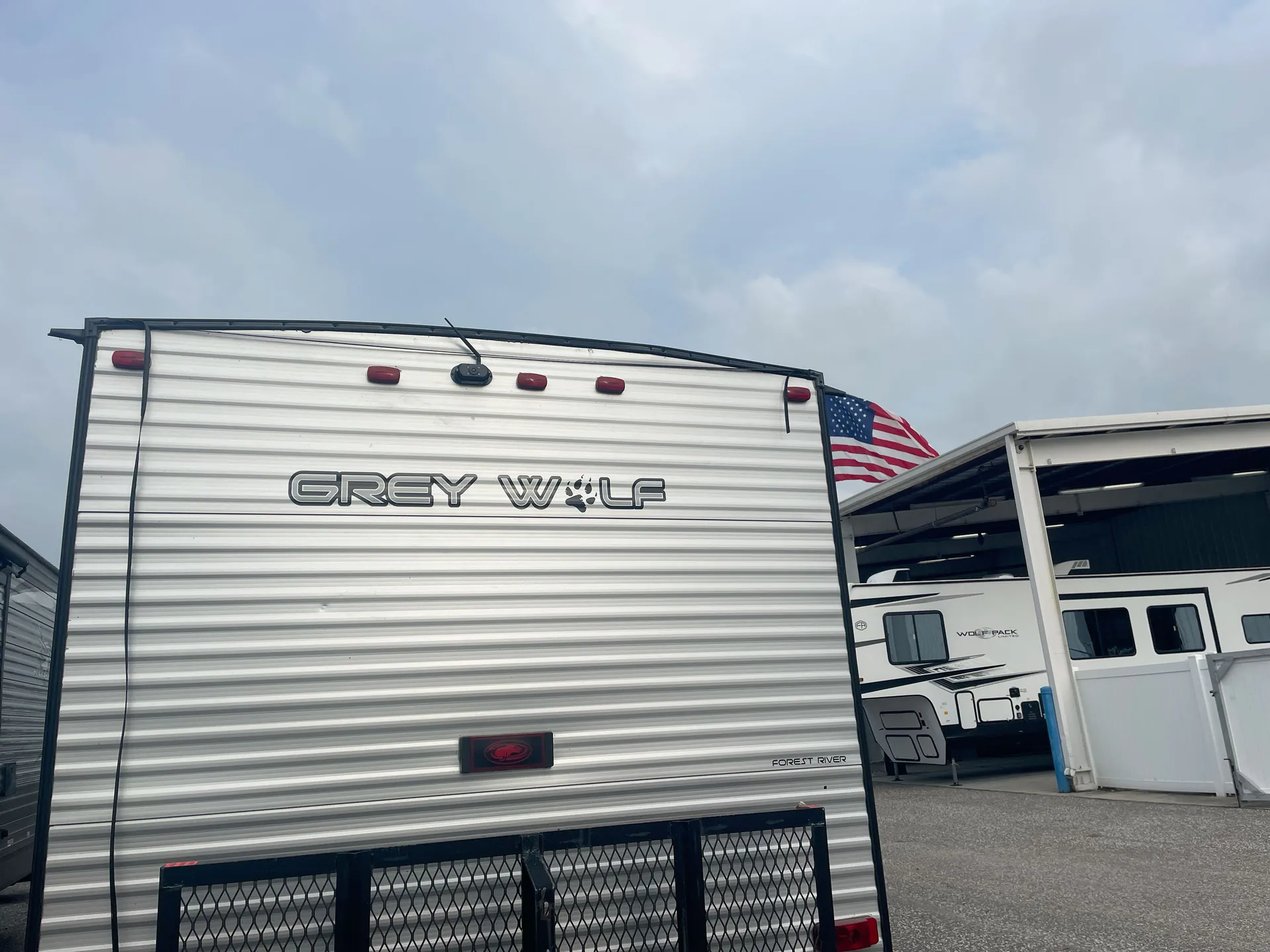 2022 Forest River Cherokee Grey Wolf 26DJSE — backside