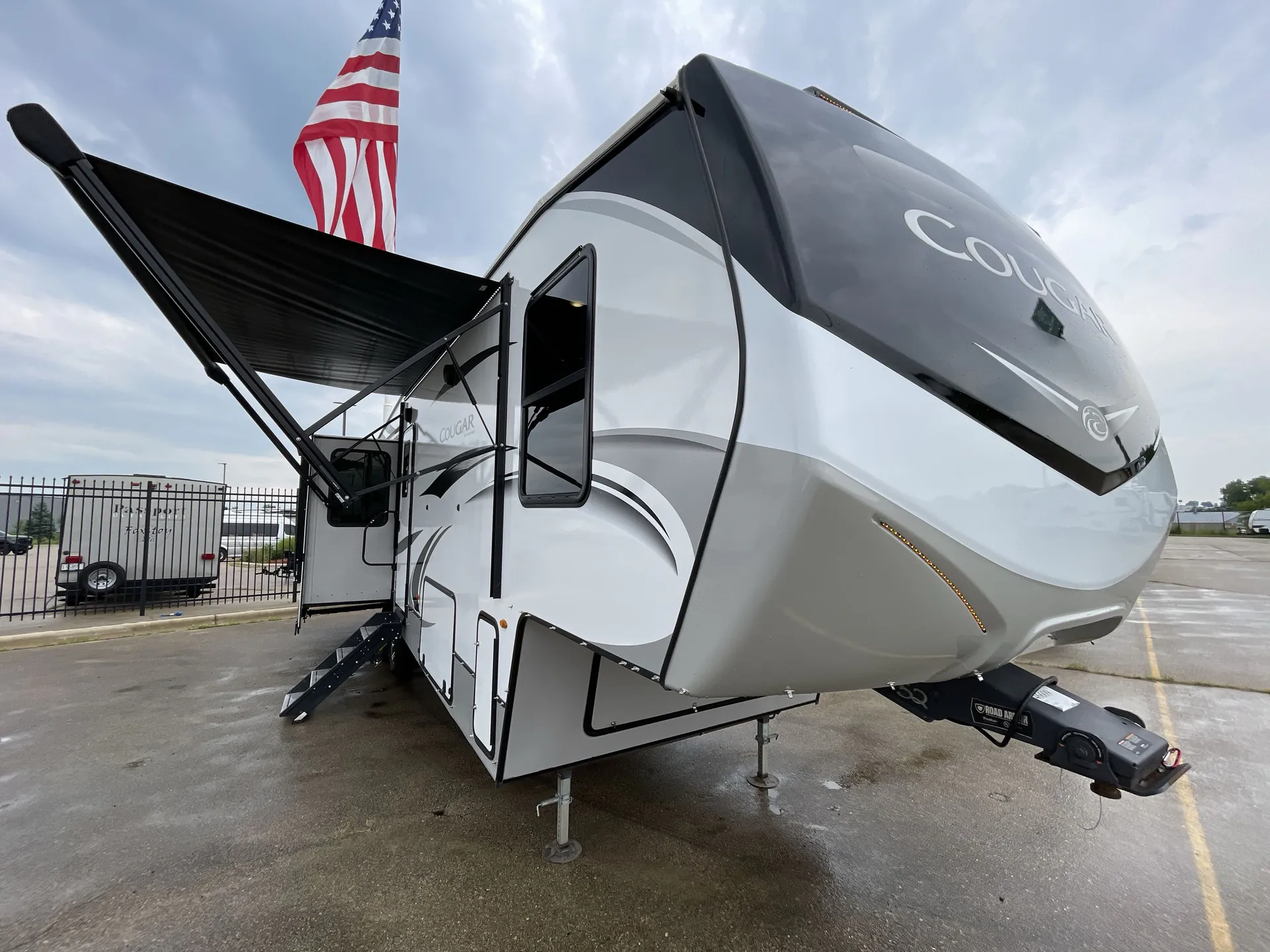 2022 Keystone Cougar 316RLS - Photo 2