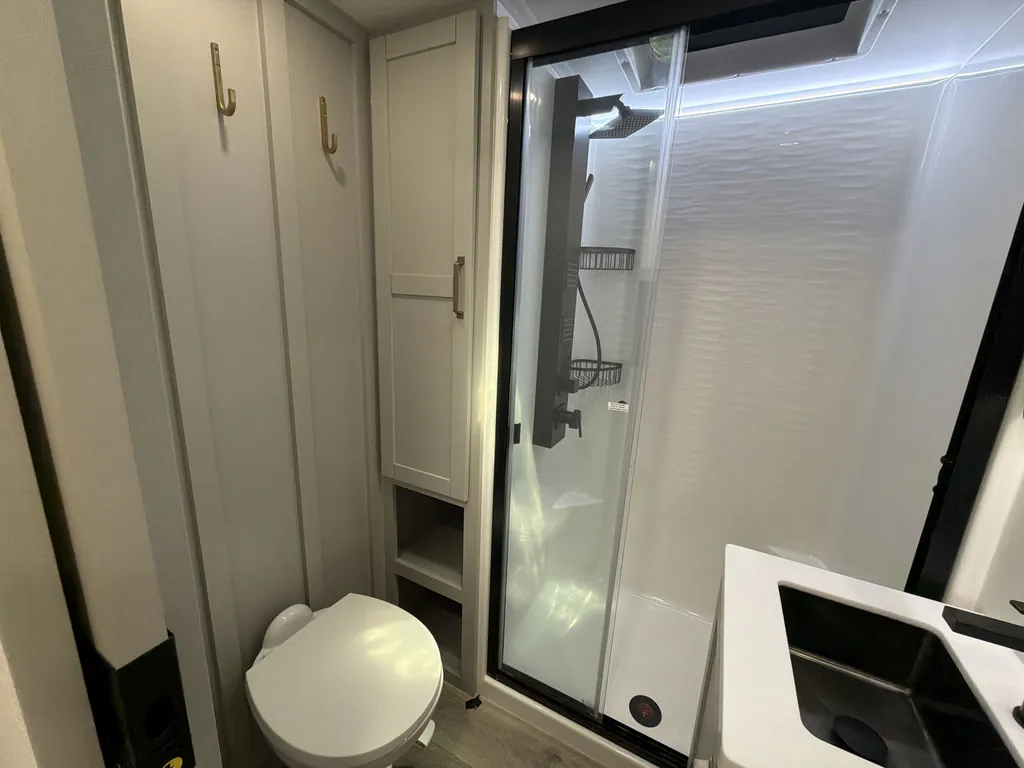 2025 Brinkley Model Z 3610, Photos photo 18