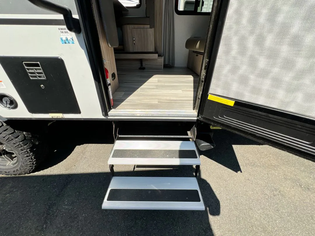 2022 Winnebago Micro Minnie 2306BHS - Photo 3
