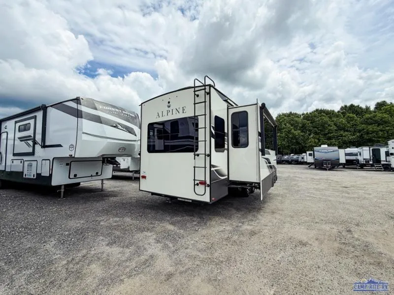 2021 Keystone Alpine 3220RL - Photo 3