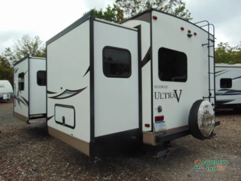 2017 Forest River Rockwood Ultra Lite 2618VS - Photo 4