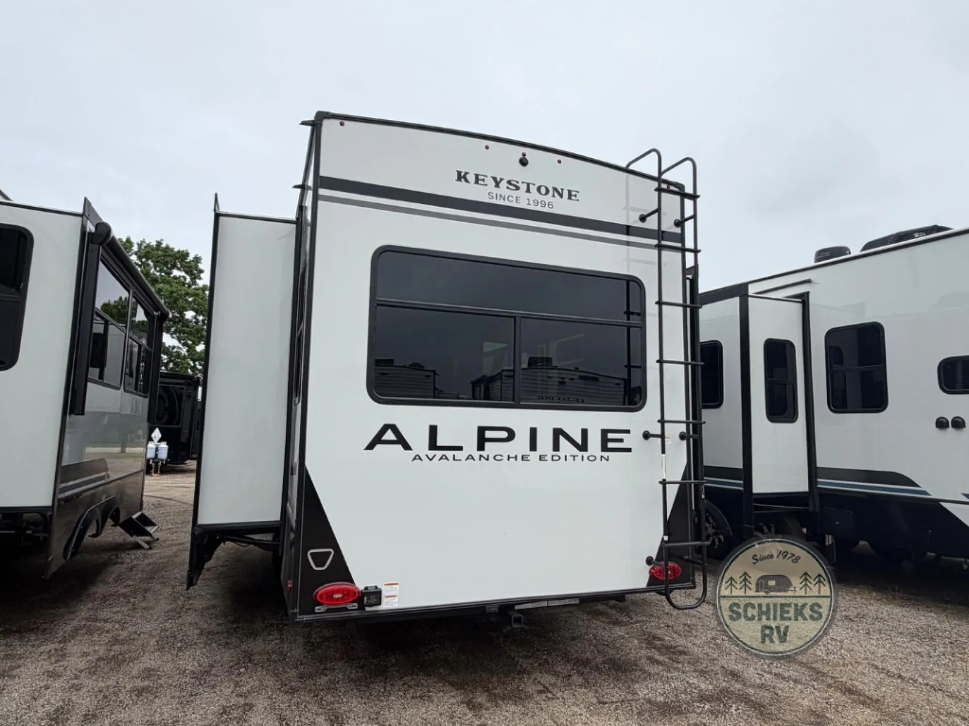 2026 Keystone Alpine Avalanche Edition 321RL - Photo 4