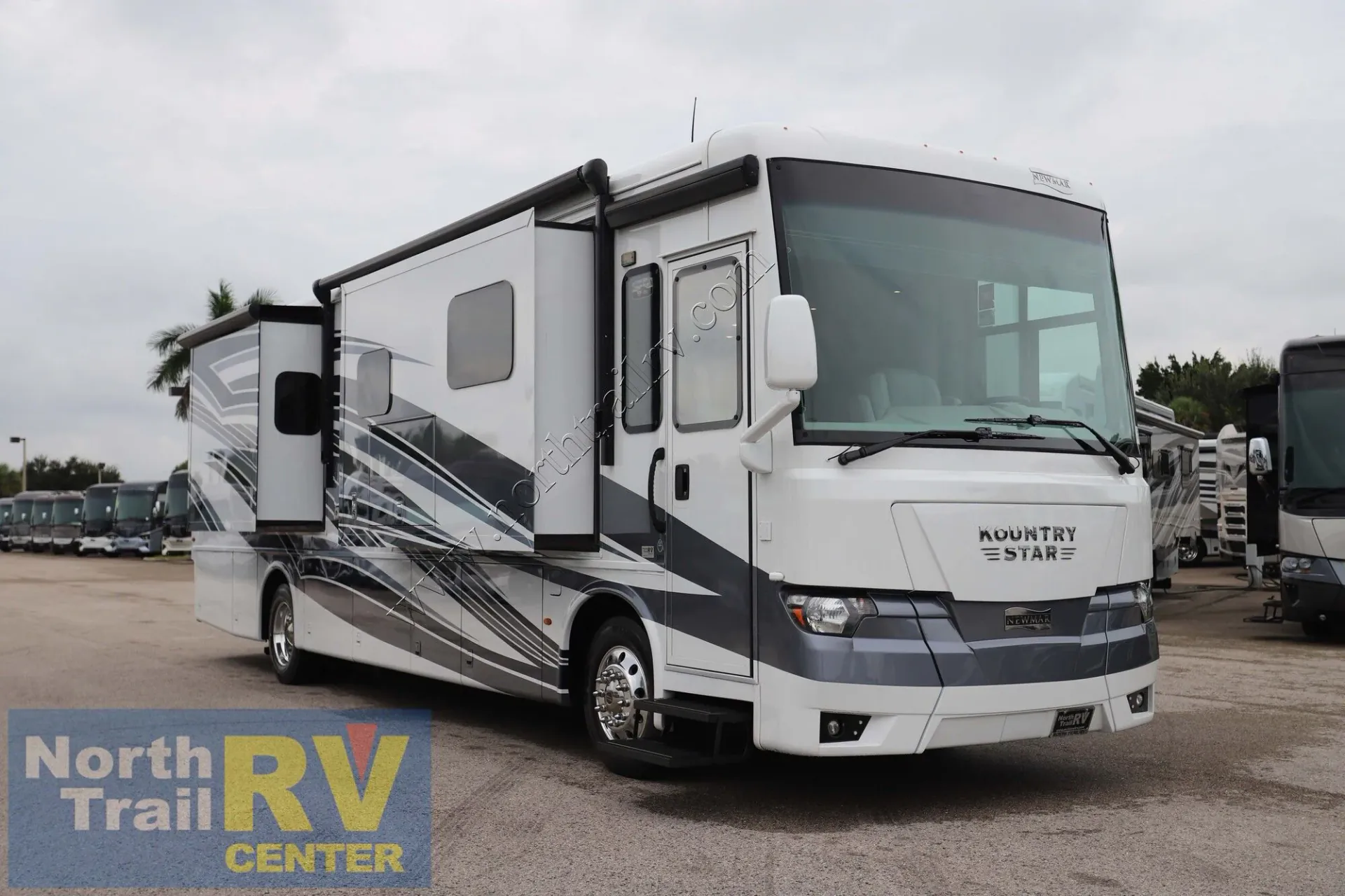 2022 Newmar Kountry Star 3709 - Photo 2