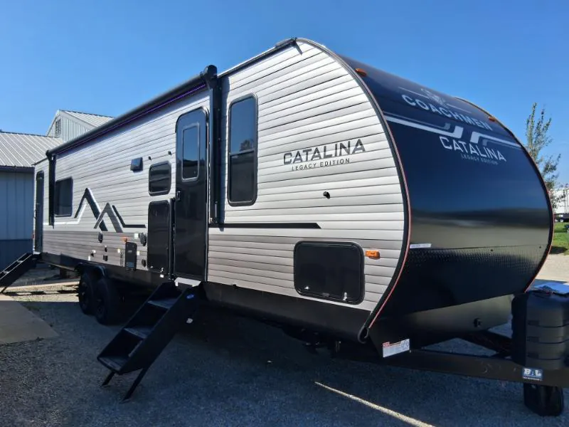 2027 Coachmen Catalina Legacy Edition 333DBDSCK, Photos photo 3