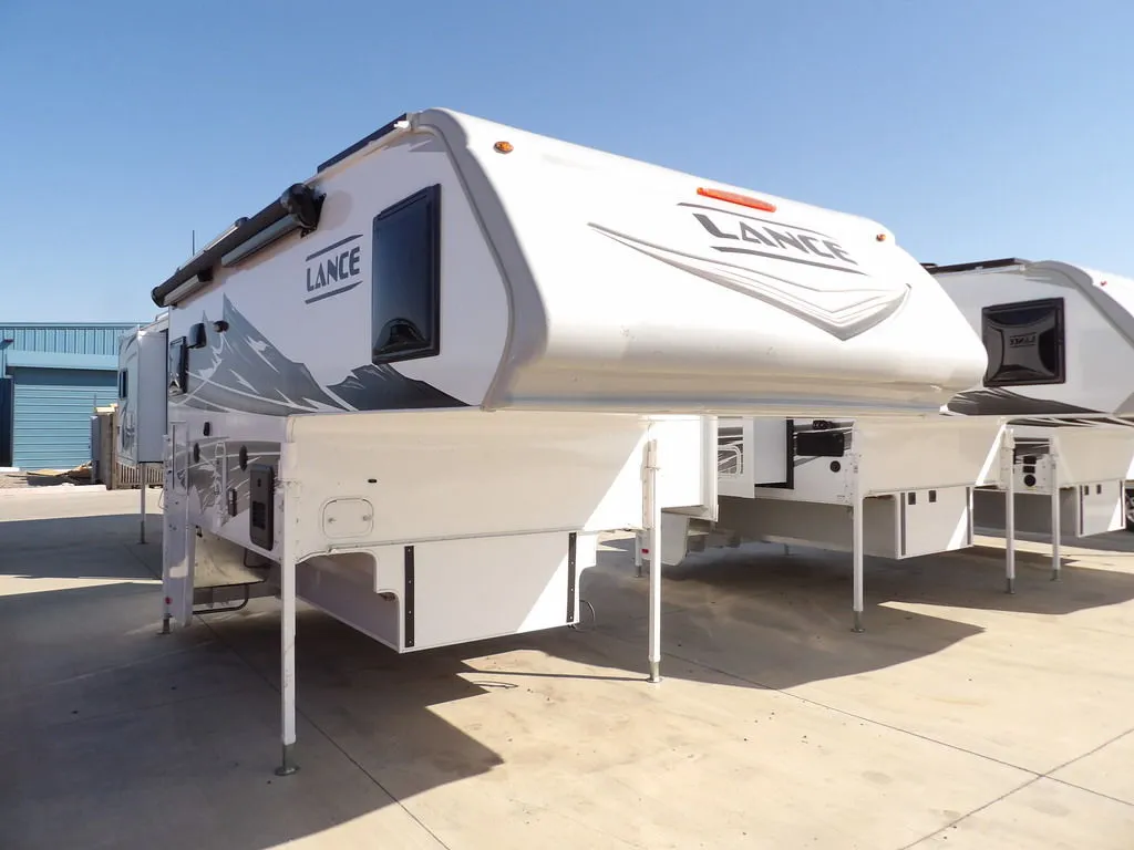 2026 LANCE CAMPERS LANCE 975 - Photo 4