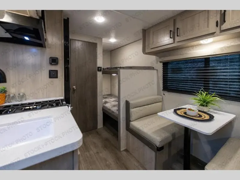 2027 Coachmen Catalina Summit Series 7 164BHX - Photo 4