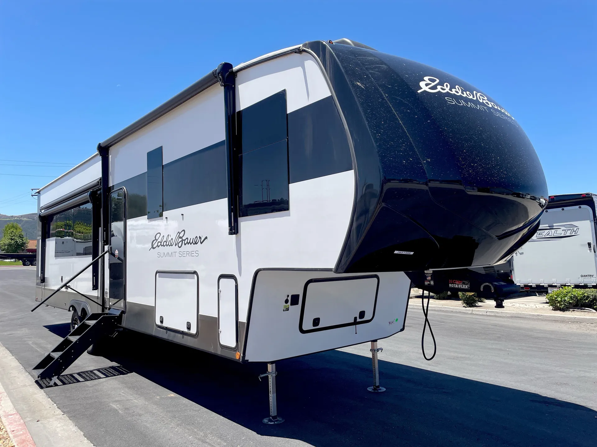 2026 Keystone Eddie Bauer Summit 3511RK - Main photo