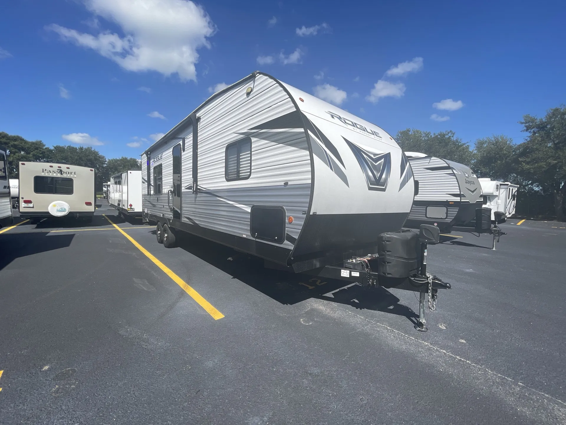 2022 Forest River Vengeance Rogue 26V - Photo 2