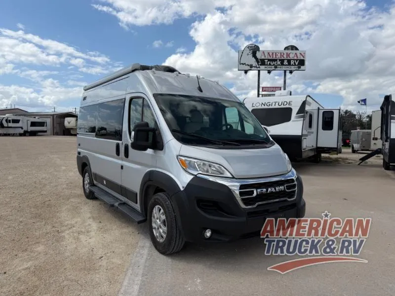 2024 Thor Motor Coach Rize 18M - Photo 2