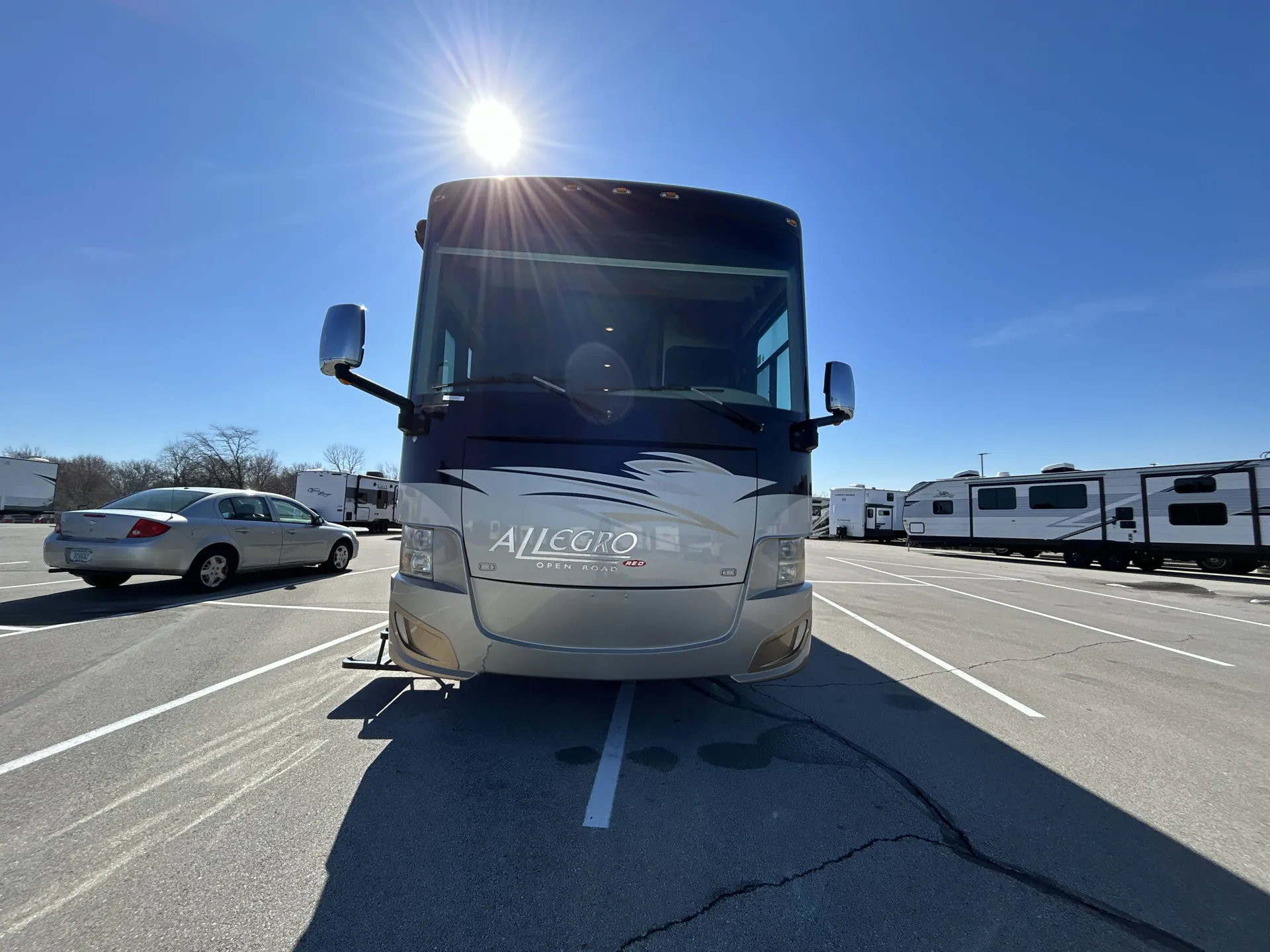 2014 Tiffin Allegro Red 38 QBA — living area main