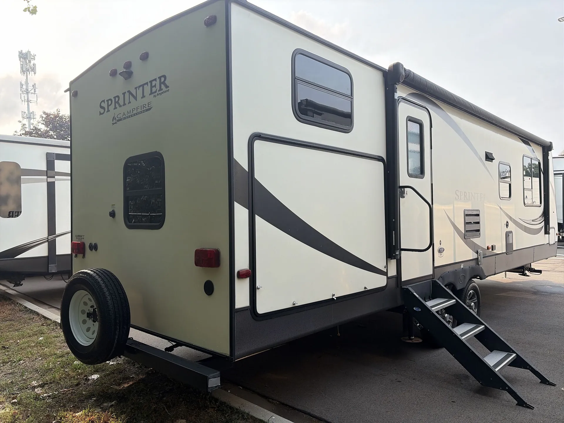 2017 Keystone Sprinter 29BH — living area main