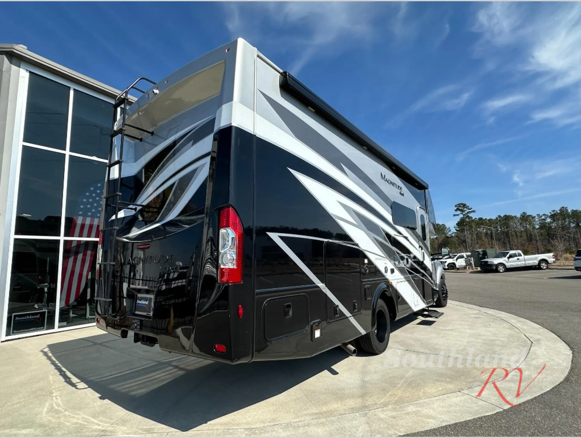 2024 Thor Motor Coach Magnitude Super C AX29 - Photo 4