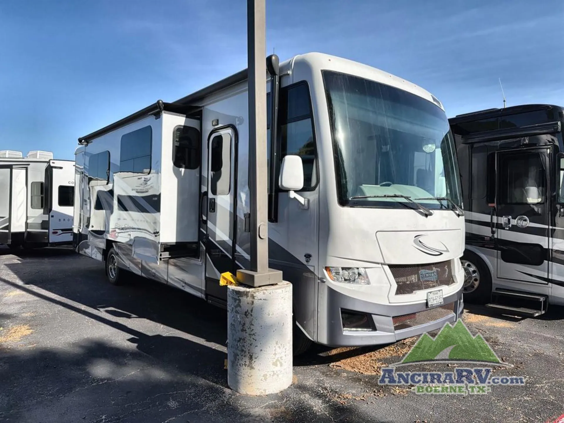 2022 Newmar Bay Star Sport 3316 - Photo 2