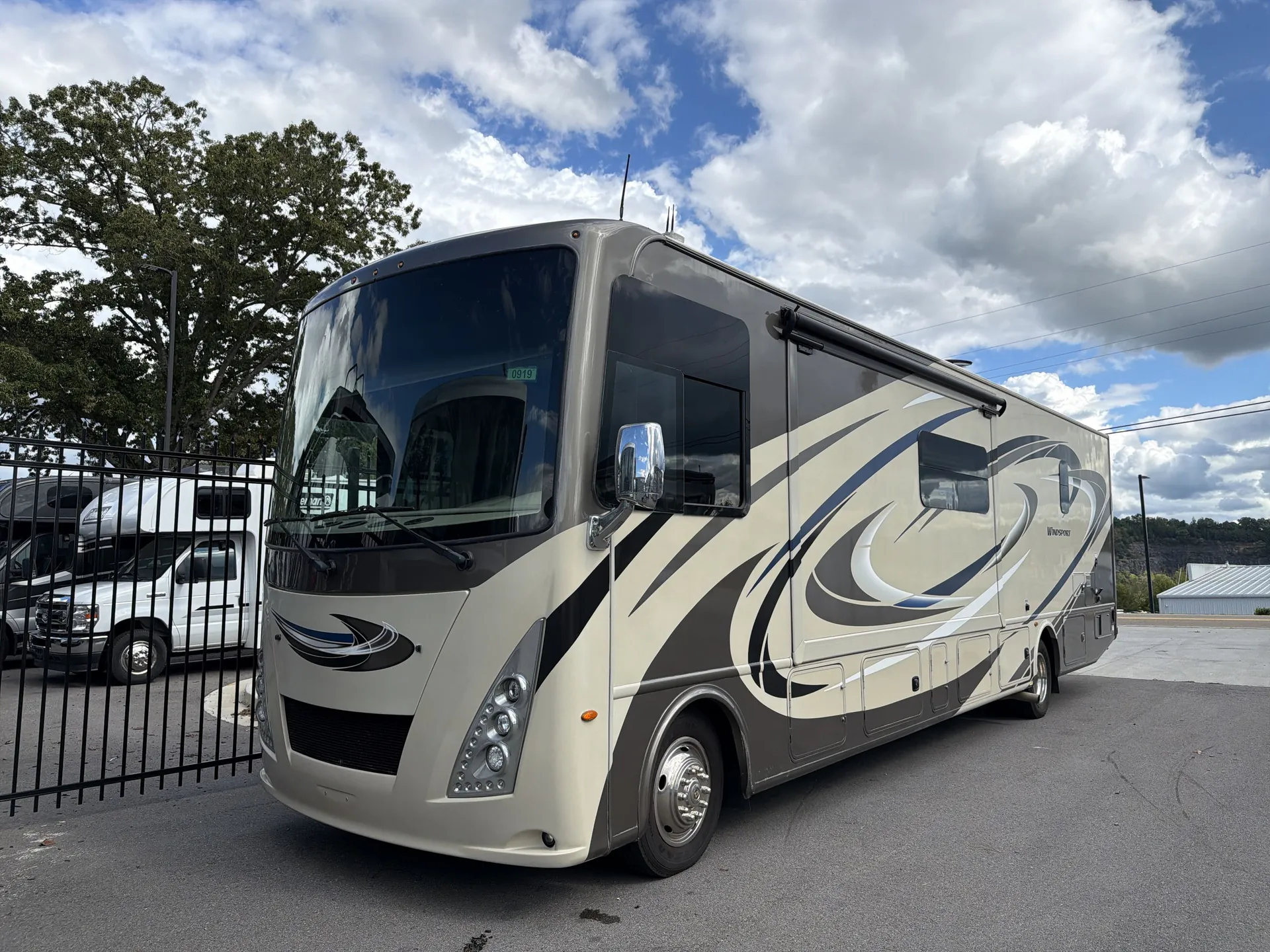 2019 Thor Motor Coach Windsport 34R - Photo 2