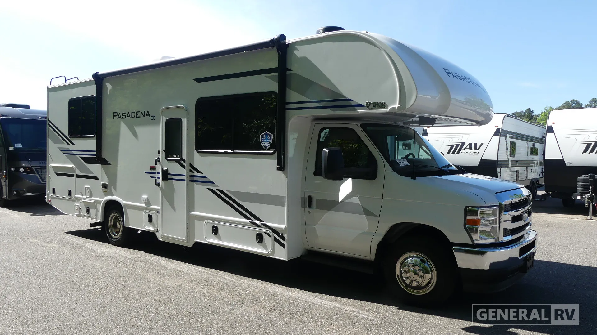 2026 Thor Motor Coach Pasadena SE SE28 - Photo 2
