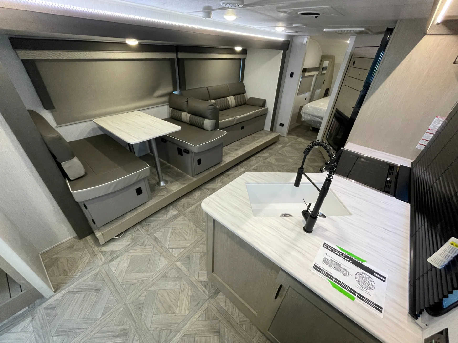 2024 Forest River Salem Cruise Lite 26ICE - Photo 3