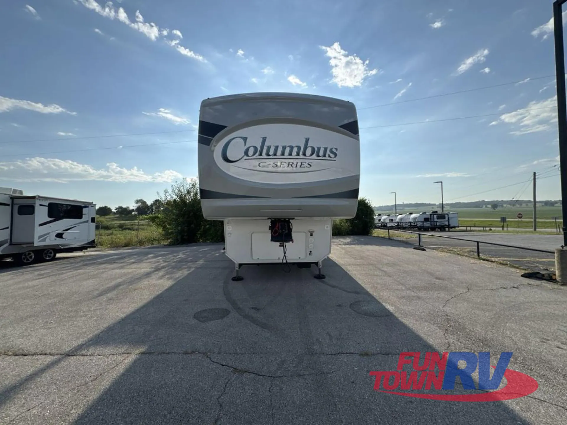 2022 Palomino Columbus 379MB dealer photo 2 from Fun Town RV