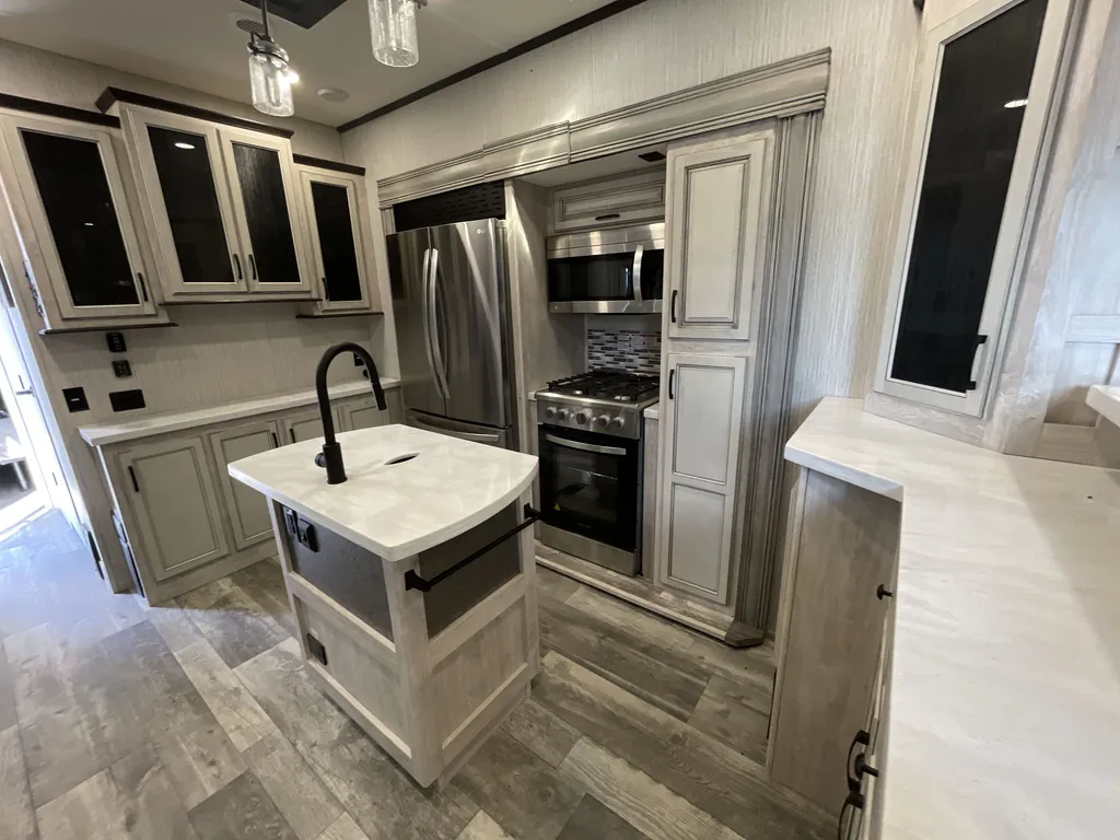 2022 Forest River Sandpiper Destination 420FL, Photos photo 15