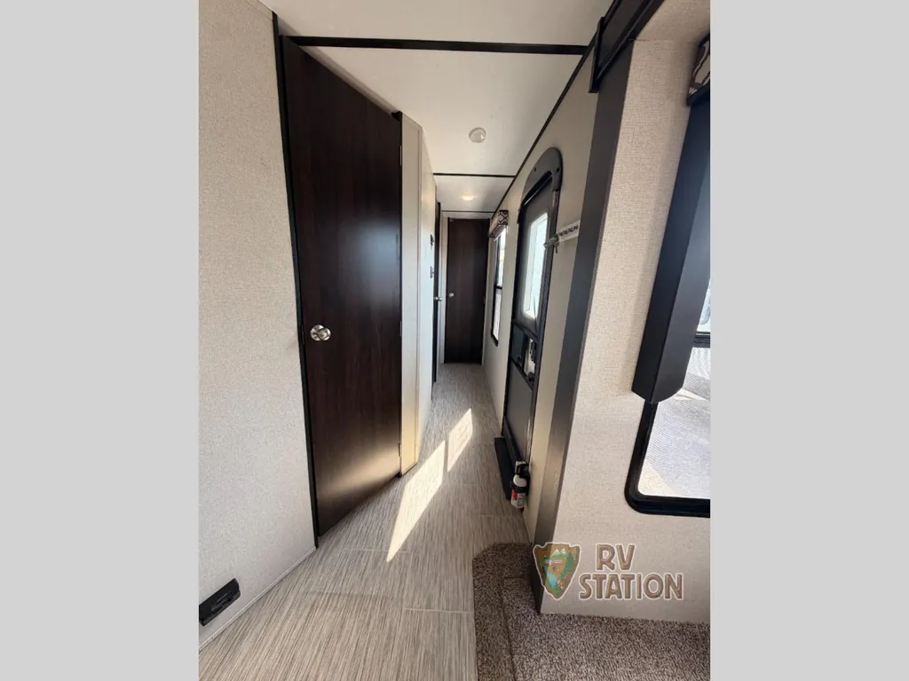 2020 Prime Time LaCrosse 3370MB, Photos photo 23