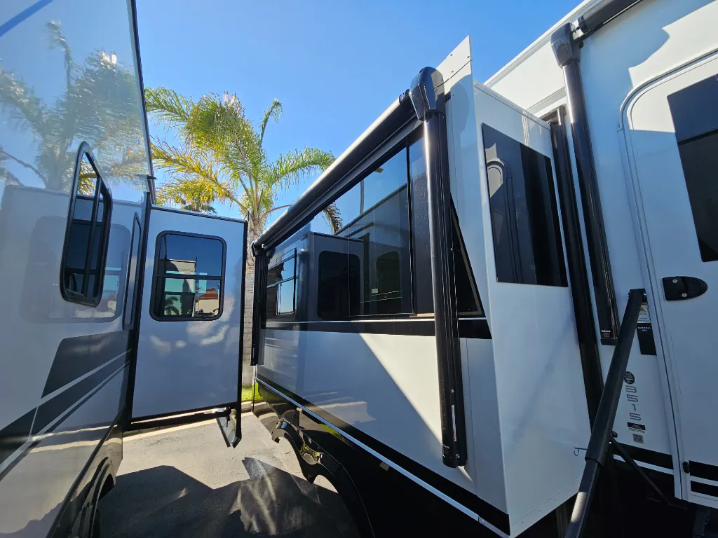 2026 Brinkley Model Z 3515, Photos photo 15