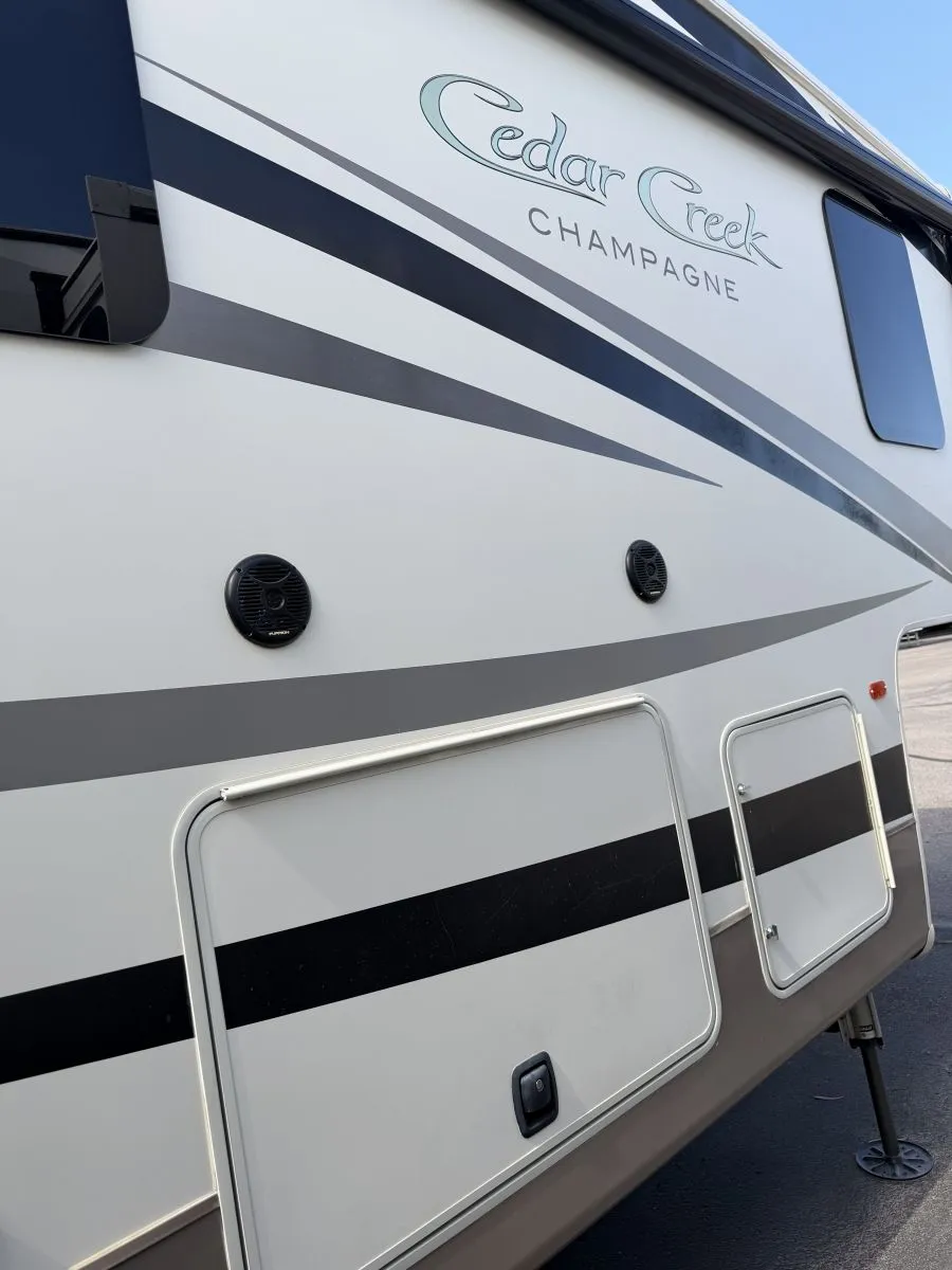 2019 Forest River Cedar Creek Champagne Edition 38EL, Photos photo 10