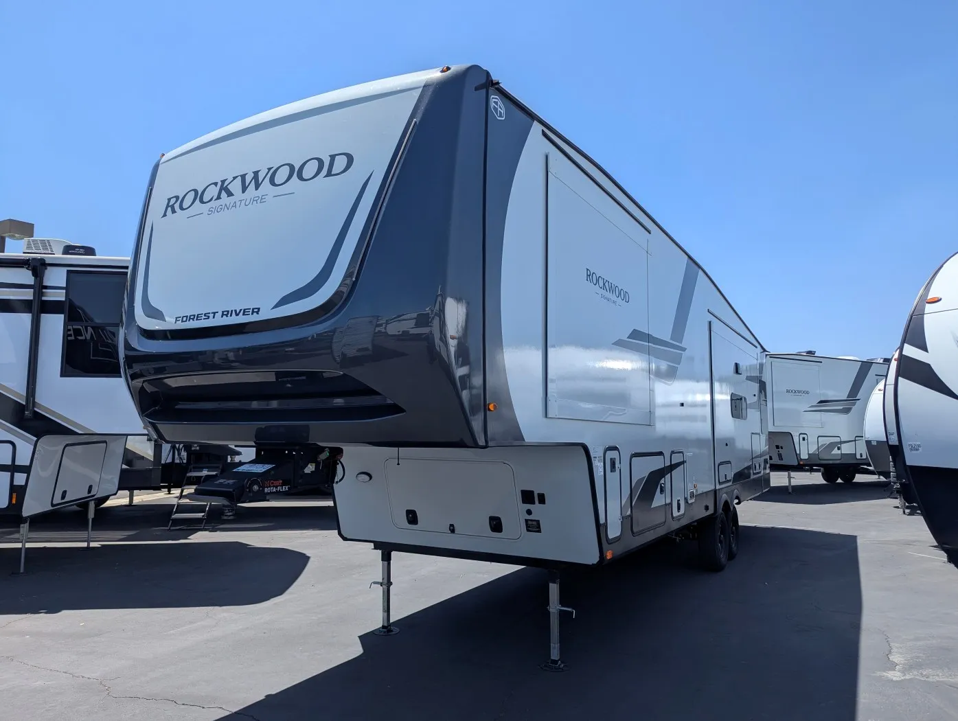 2026 Forest River Rockwood Signature R361RLS - Photo 4
