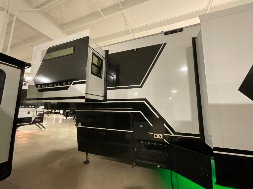 2025 Brinkley Model G 4100, Photos photo 7